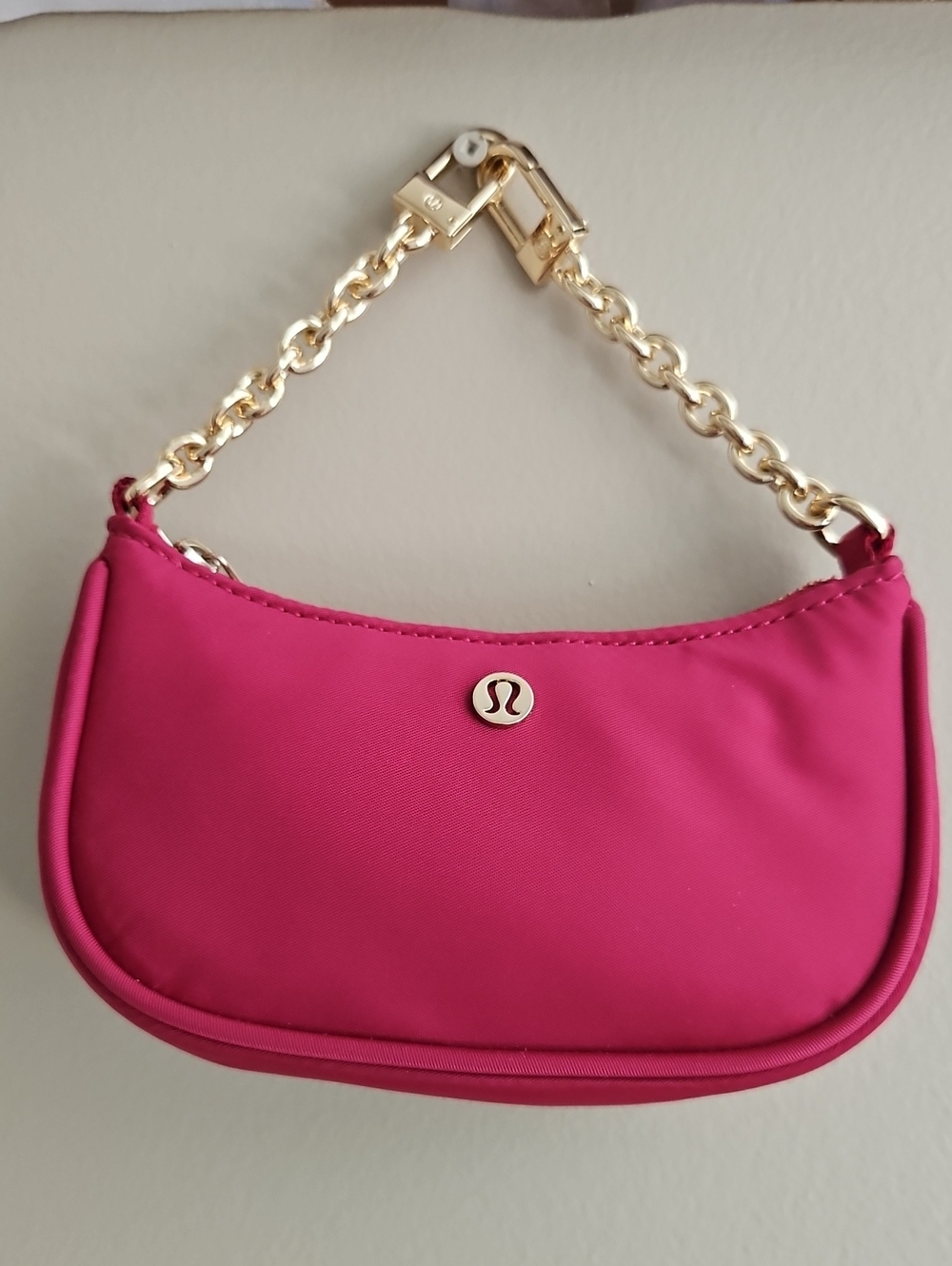 *NWOT Lululemon City Essentials NANO shoulder bag with gold chain incl gift bag